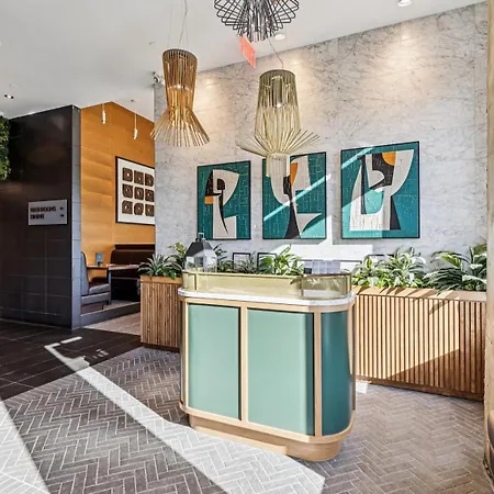 Sandman Hotel & Suites Calgary South-2