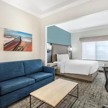 Best Western Plus Airport Inn & Suites-3