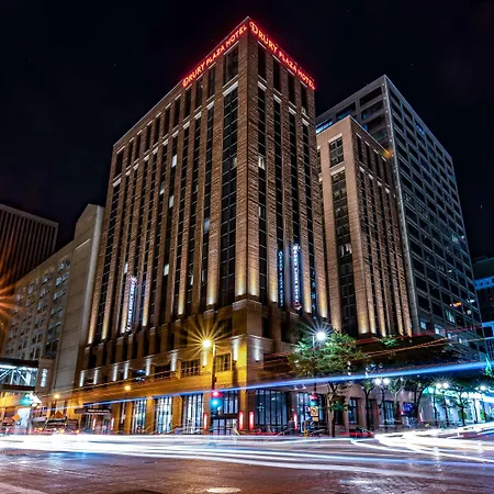 Drury Plaza Hotel Milwaukee Downtown-3