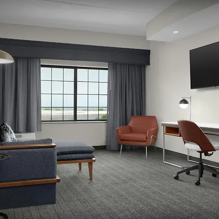 Courtyard By Marriott Pensacola Downtown-3