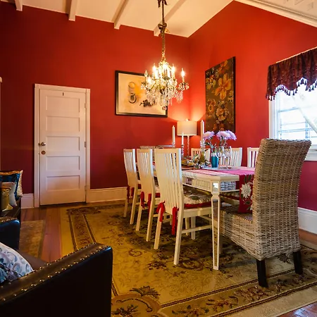 Madame Isabelle'S House-2