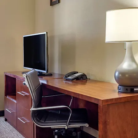 Comfort Suites Batesville-2