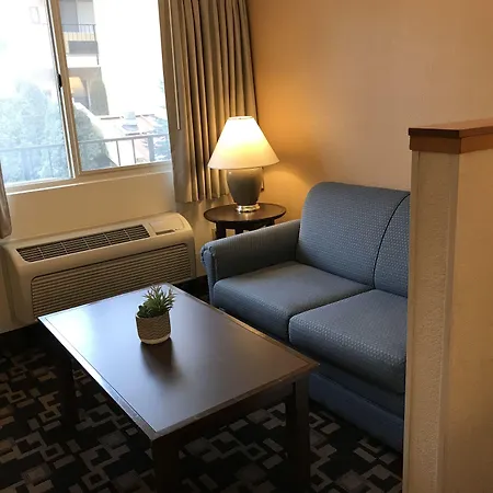 Morningglory Inn & Suites-2