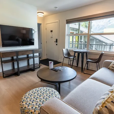Basecamp Suites Canmore-3