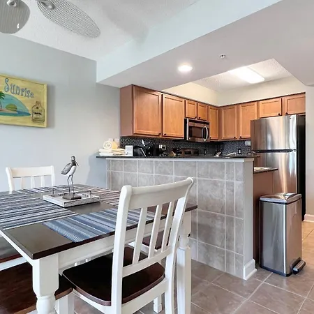 Malibu Pointe - 602-2