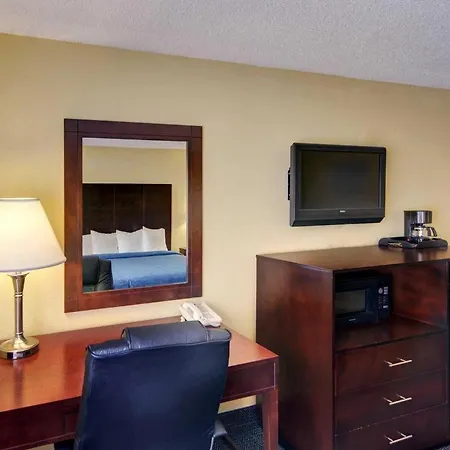 Quality Inn & Suites Grand Prairie South-2