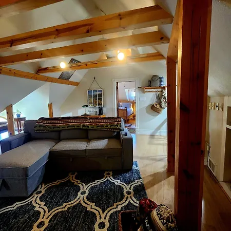 Downen House Bed & Breakfast-3
