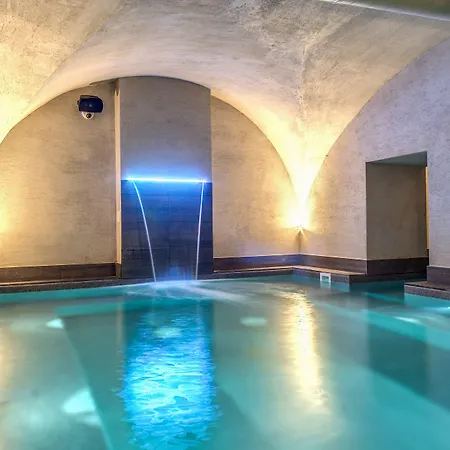 Hotel 77 Seventy-Seven - Maison D'Art Collection-3