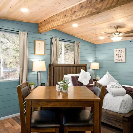 18 Creekside Retreat-2