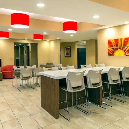 Microtel Inn & Suites By Wyndham Red Deer-2