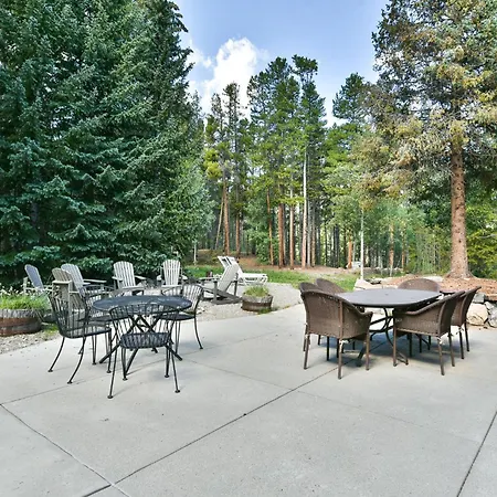 Ski Racquet Club Condo: Fantastic Views, Beautifully Remodeled-2