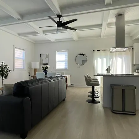 Water View - Modern Cottage In Niagara-On-The-Lake-3
