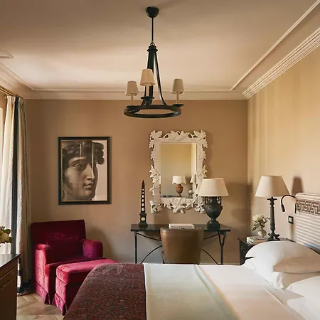 Rocco Forte Hotel De La Ville-3
