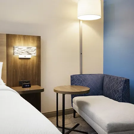 Holiday Inn Express & Suites Joplin Southeast By Ihg-3