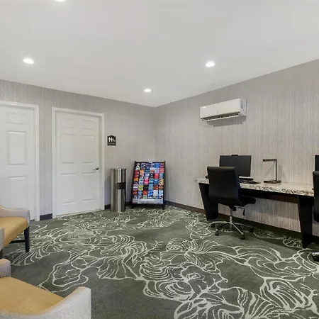 Best Western Plus Carriage Inn-3