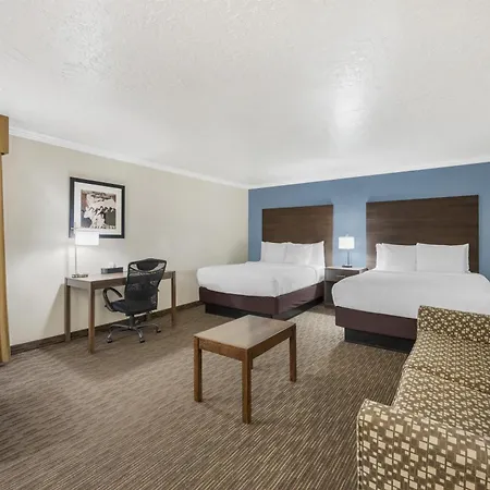 Best Western Airport Albuquerque Innsuites Hotel & Suites-2