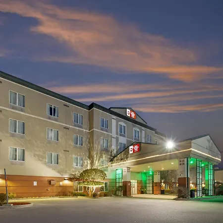 Best Western Plus Pembina Inn & Suites-3