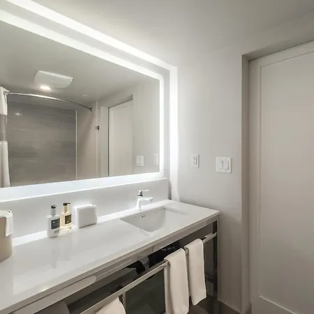 Coast Nisku Inn & Conference Centre-3