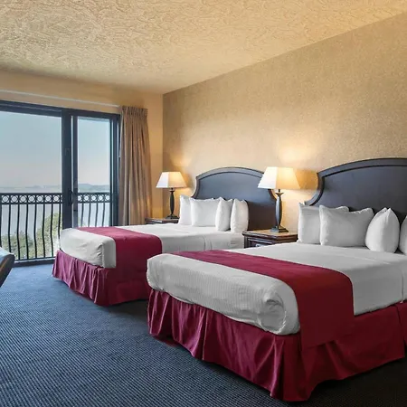 Shoreline Inn & Conference Center, An Ascend Collection Hotel-3