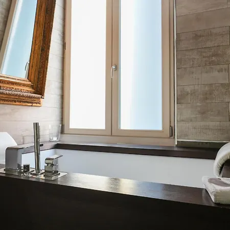 Corso Boutique Luxury Rooms-3