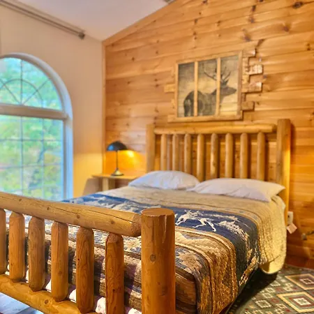 Lazy Bear Cabin-3
