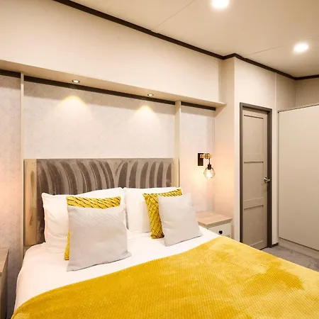 Host & Stay - Sunbird Lodge-2