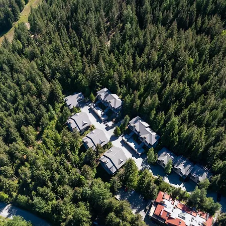 3Br | Whistler Creek Ridge | Ski-In/Out | Private Hot Tub | Wood Fire | Private Garage-2
