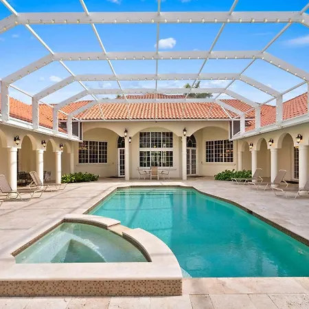 Knickerbocker Estate - Exclusive 9 Bedroom Getaway In Naples! Enjoy Private Pool, Outdoor Dining And Expansive Grounds Experience Tranquility With Easy Access To Naples Best!-2