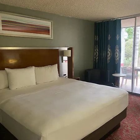 Surestay By Bestwestern Bakersfield Central-3