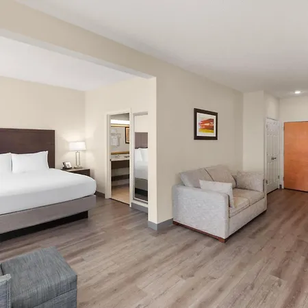Wingate By Wyndham Destin-3