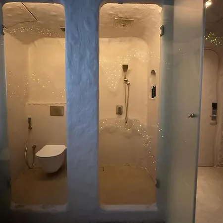 Dragonfly Hotel - The Art Hotel-2