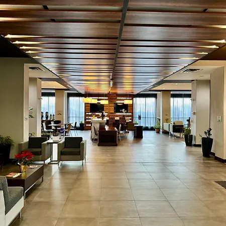 Wingate By Wyndham Kamloops-3