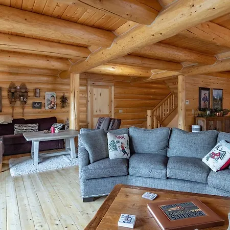 Elk Meadow Lodge: Luxury Log Home, Hot Tub-2