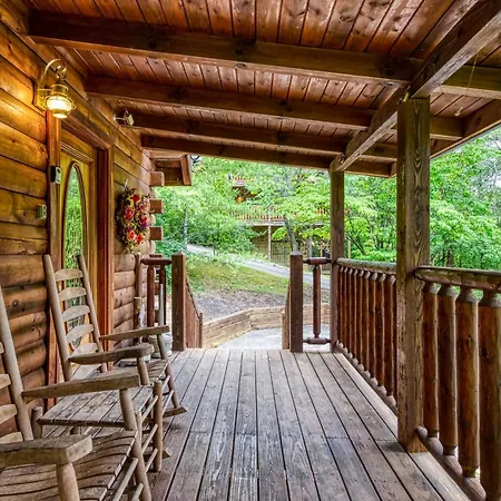 A Great Escape -Spacious Smoky Mountain Getaway Perfect For Families & Groups-2