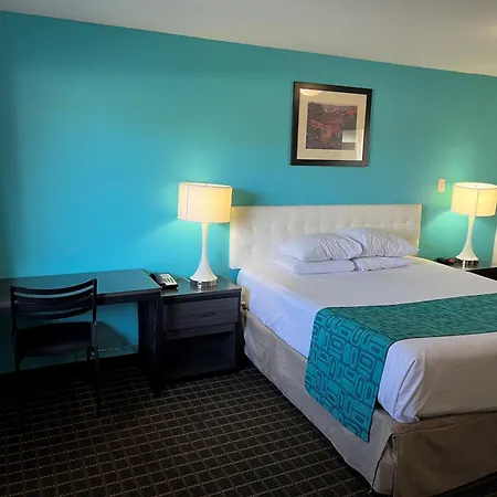 Howard Johnson By Wyndham St. George Hotel & Suites-2