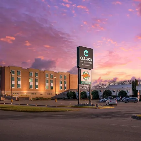 Clarion Hotel & Suites-2