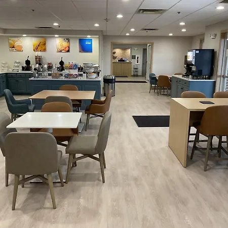 Comfort Suites Hotel And Conference Center-2