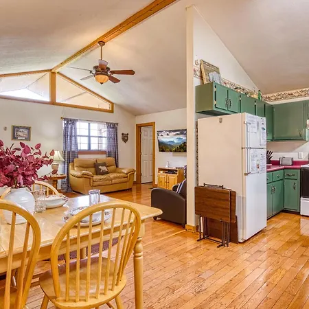 Amazing Grace-Cozy Cabin Retreat In The Smokies-3