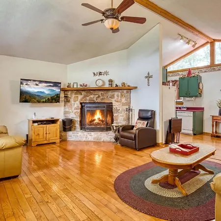 Amazing Grace-Cozy Cabin Retreat In The Smokies-2