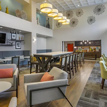 Hampton Inn & Suites Edmonton/West-2