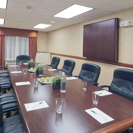 Country Inn & Suites By Radisson, Milwaukee West Brookfield , Wi-2