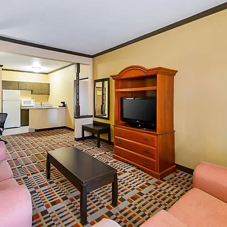 Quality Inn & Suites Lubbock South-2
