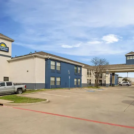 Days Inn By Wyndham Dallas Plano-2
