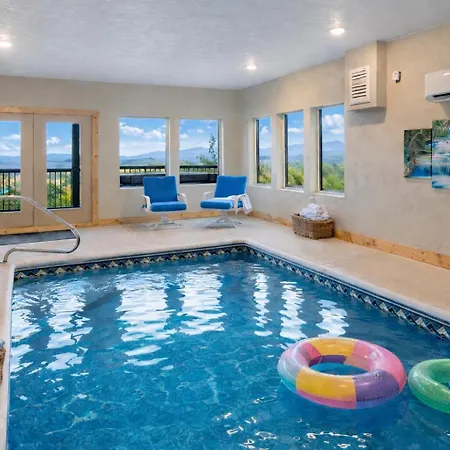 Gritz Carlton, Luxury Private Pool, Theater Rm, Hot Tub, Panoramic Mtn Views!!-2