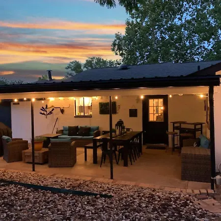 Bayer Guest Haus-Hot Tub And Fire Pit-2