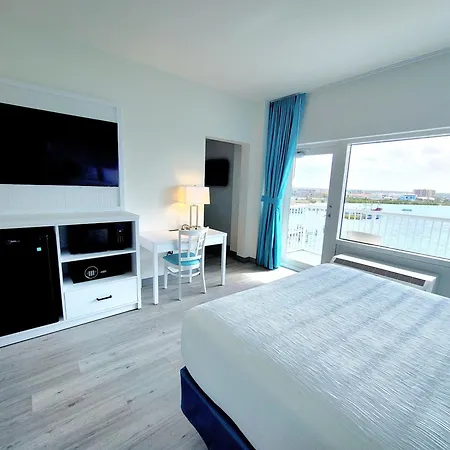 Charthouse Clearwater Beach Marina Hotel-2