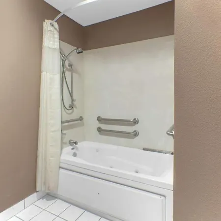 Knights Inn - Forest Hill, Tx-3