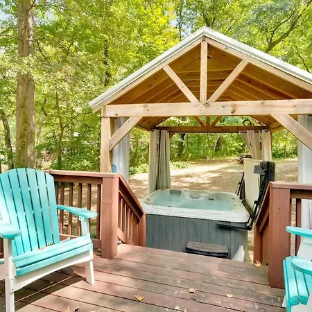 Pops Cabin Lookout Mountain Luxury Tiny Home-3