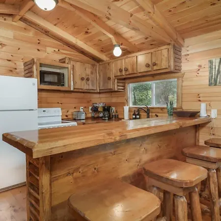 Copperhead Cabin- Hocking Hills Hot Tub Games-2