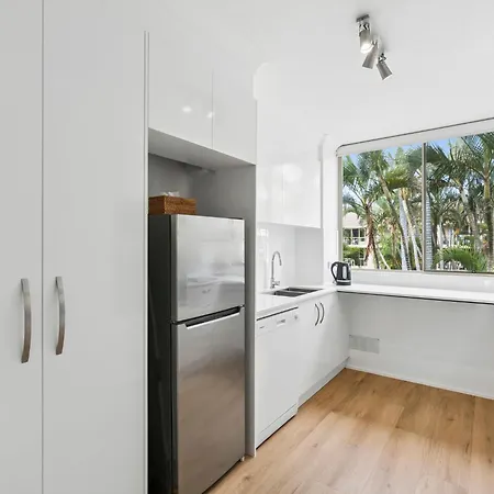 Miami Beachside Holiday Apartments-2